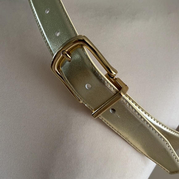 Simple and fabulous in gold belt - Picture 2 of 6